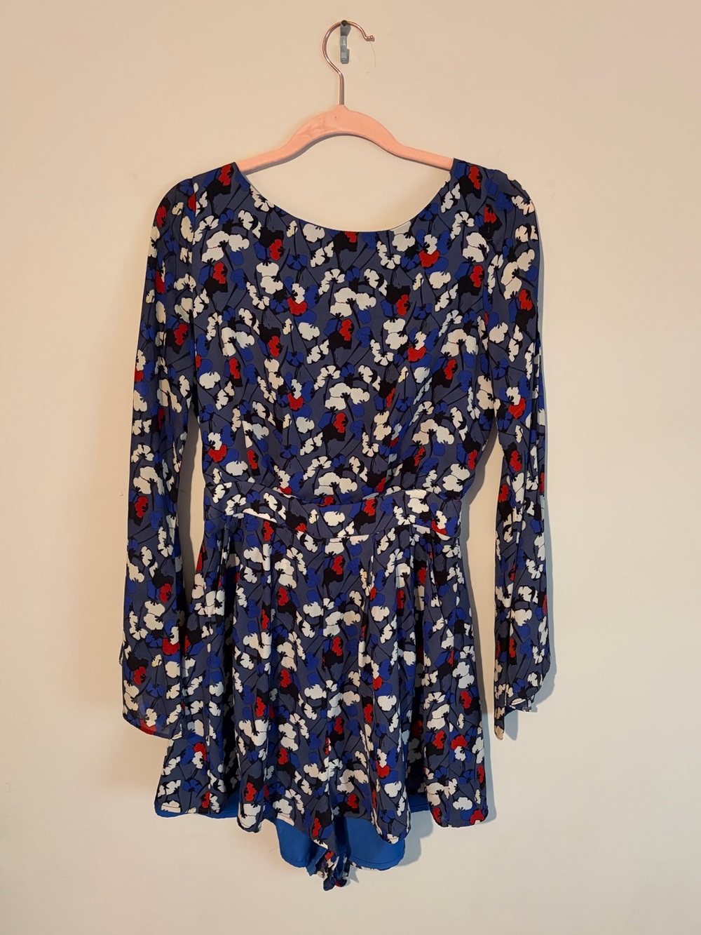 Glamorous Blue Floral Long-Sleeve Dress with Red & White Blooms